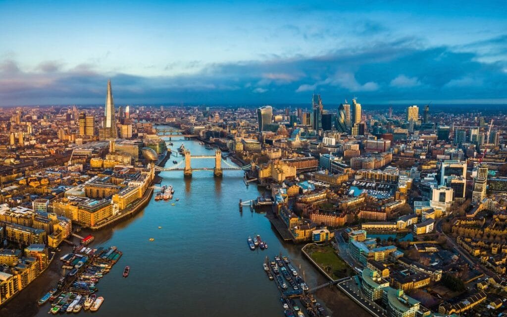 Londra’nın En İyi 10 Restoran ve Barı: 2024'te Denemeniz Gereken Mekanlar