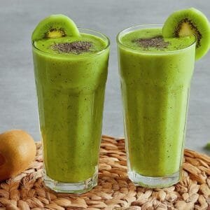 Muzlu ve Kivili Smoothie Tarifi Serinletici ve Lezzetli