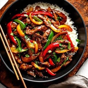 Sichuan Stir-fry: Sichuan’ın Baharatlı ve Aromatik Lezzeti